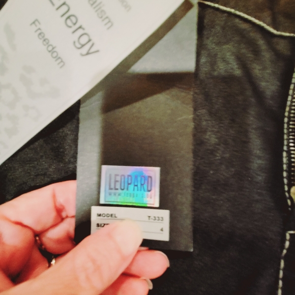 NWT LEOPARD JEANS - Picture 7 of 7